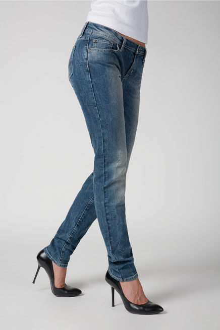 Jean ajusté denim effet used femme